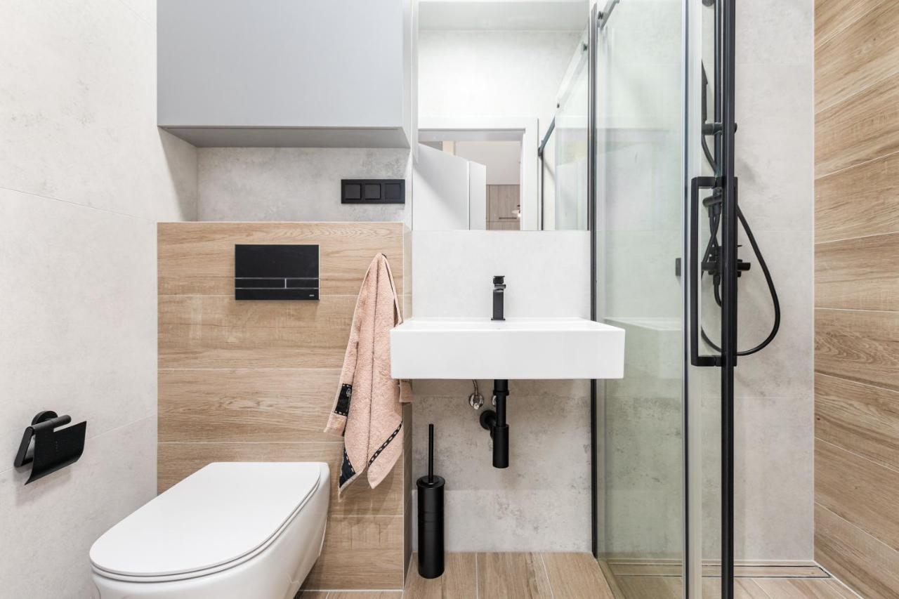 Bg Premium Apartments Mennica Residence Varsó Kültér fotó