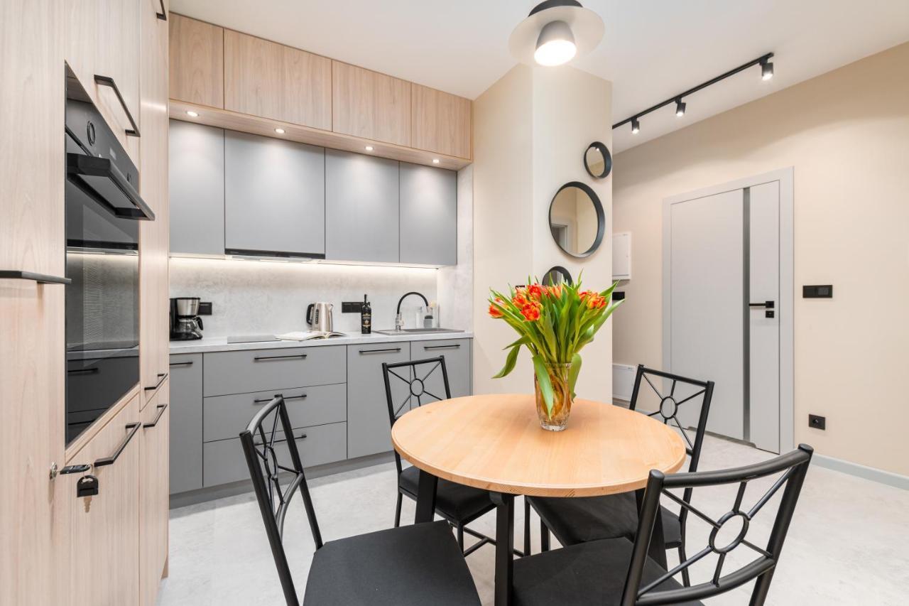 Bg Premium Apartments Mennica Residence Varsó Kültér fotó